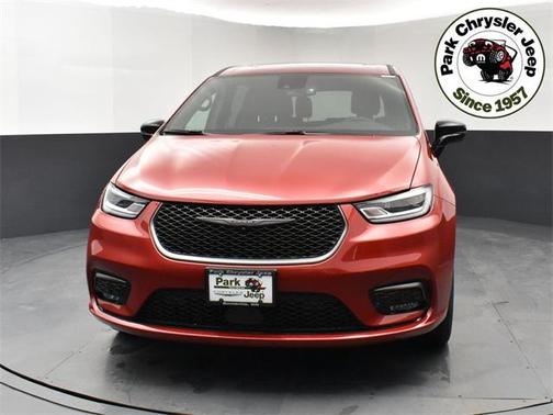 2026 Chrysler Pacifica L