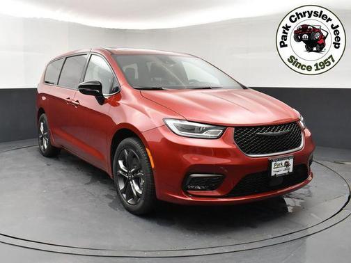 2026 Chrysler Pacifica L