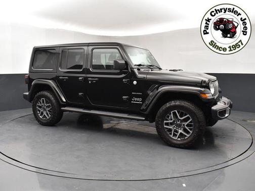 Black Clearcoat 2024 Jeep Wrangler 4-Door Sahara 4x4