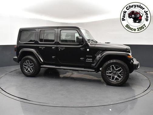 2024 Jeep Wrangler 4-Door Sahara 4x4
