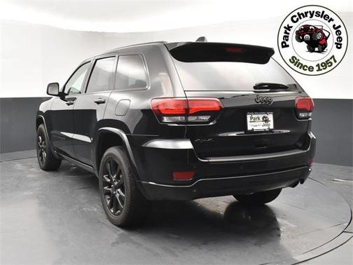 2022 Jeep Grand Cherokee Laredo