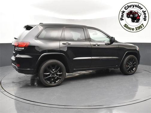 2022 Jeep Grand Cherokee Laredo