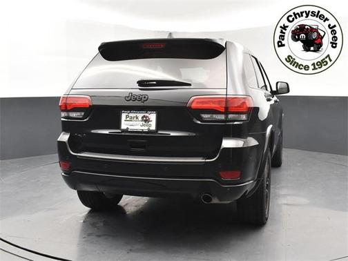2022 Jeep Grand Cherokee Laredo