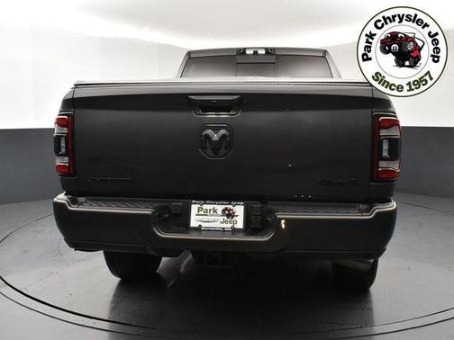 Granite Crystal Metallic Clearcoat 2024 RAM 3500 Limited Crew Cab 4x4 6'4' Box