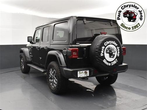 2024 Jeep Wrangler 4-Door Sahara 4x4
