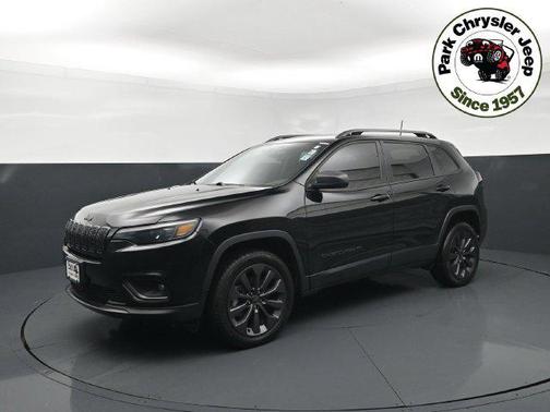 Diamond Black Crystal Pearlcoat 2021 Jeep Cherokee Latitude Lux