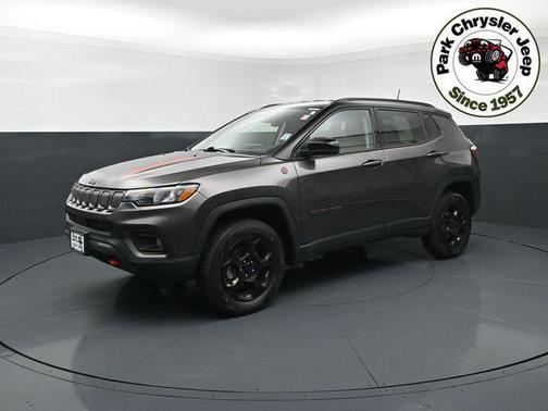 Granite Crystal Metallic Clearcoat 2022 Jeep Compass Trailhawk