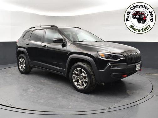 Diamond Black Crystal Pearlcoat 2022 Jeep Cherokee Trailhawk