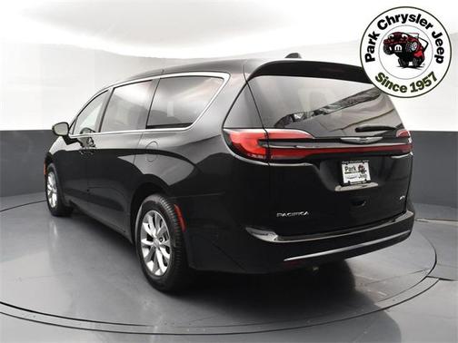 2025 Chrysler Pacifica L