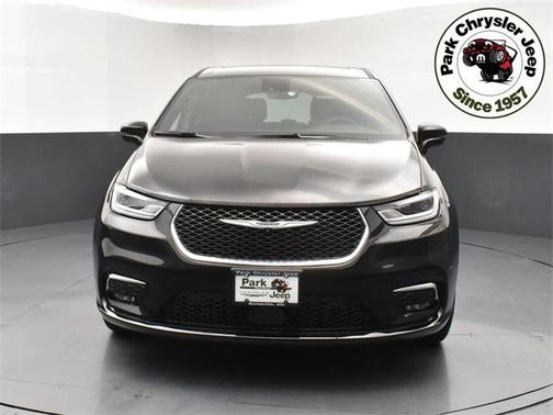 2025 Chrysler Pacifica L