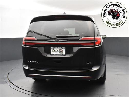 2025 Chrysler Pacifica L