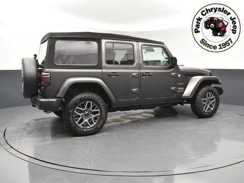 2024 Jeep Wrangler 4-Door Sahara 4x4