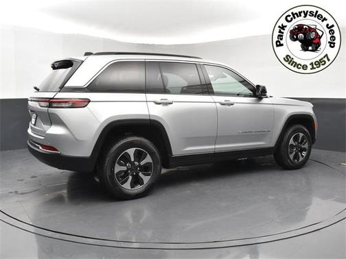 2025 Jeep Grand Cherokee 4xe Base