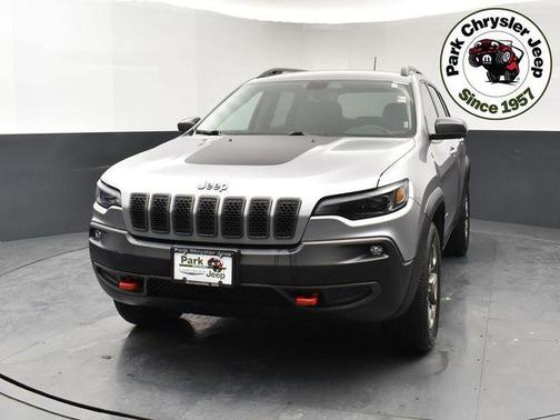 Billet Silver Metallic Clearcoat 2019 Jeep Cherokee Trailhawk