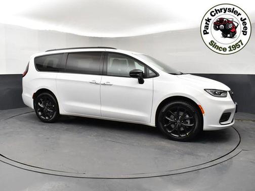 2026 Chrysler Pacifica L