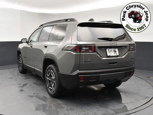 Sting-Gray Clearcoat 2026 Jeep Cherokee Laredo 4x4