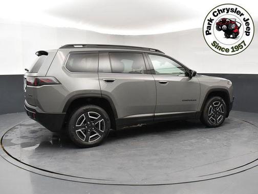 Sting-Gray Clearcoat 2026 Jeep Cherokee Laredo 4x4