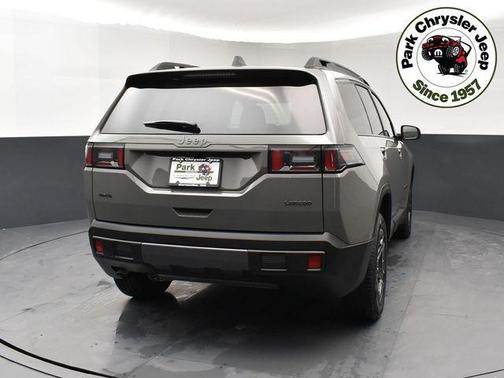 Sting-Gray Clearcoat 2026 Jeep Cherokee Laredo 4x4