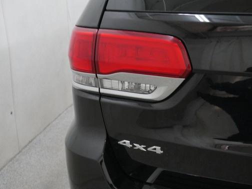 Diamond Black Crystal Pearlcoat 2019 Jeep Grand Cherokee Limited