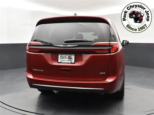 2025 Chrysler Pacifica L