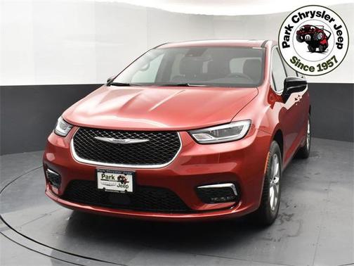 2025 Chrysler Pacifica L