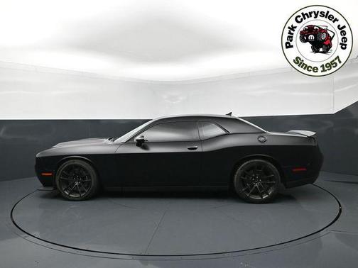 Pitch Black Clearcoat 2023 Dodge Challenger SRT Hellcat