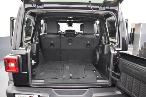 Black Clearcoat 2022 Jeep Wrangler Unlimited Rubicon
