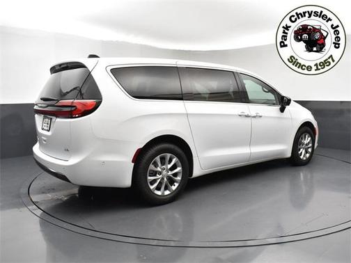 2025 Chrysler Pacifica L
