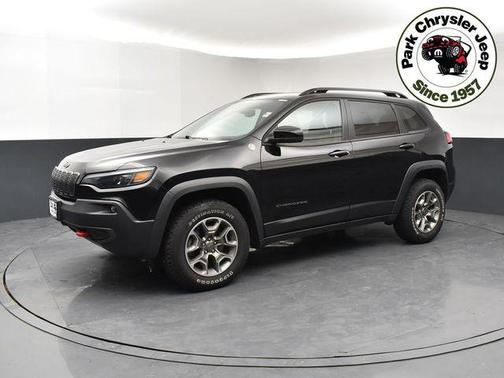 Diamond Black Crystal Pearlcoat 2022 Jeep Cherokee Trailhawk