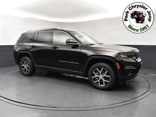 Diamond Black Crystal Pearlcoat 2023 Jeep Grand Cherokee Limited