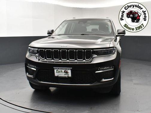 Diamond Black Crystal Pearlcoat 2023 Jeep Grand Cherokee Limited