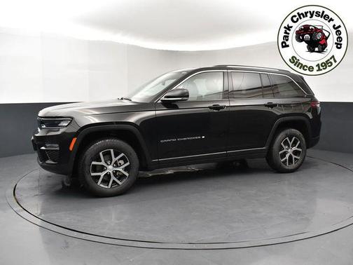 Diamond Black Crystal Pearlcoat 2023 Jeep Grand Cherokee Limited