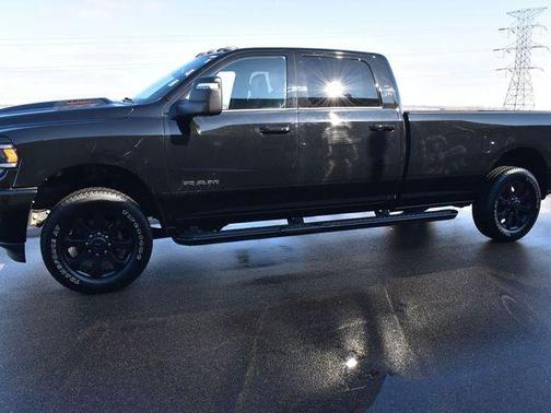 2024 RAM 3500 Laramie Crew Cab 4x4 8' Box