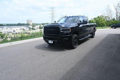 Diamond Black Crystal Pearlcoat 2024 RAM 3500 Laramie Crew Cab 4x4 8' Box