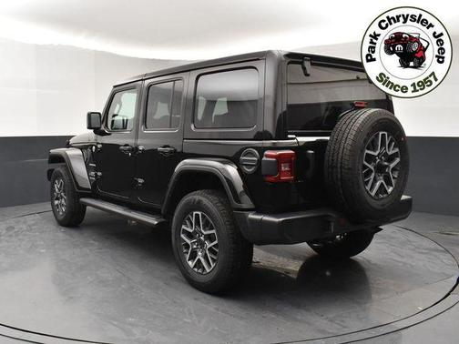Black Clearcoat 2024 Jeep Wrangler 4-Door Sahara 4x4