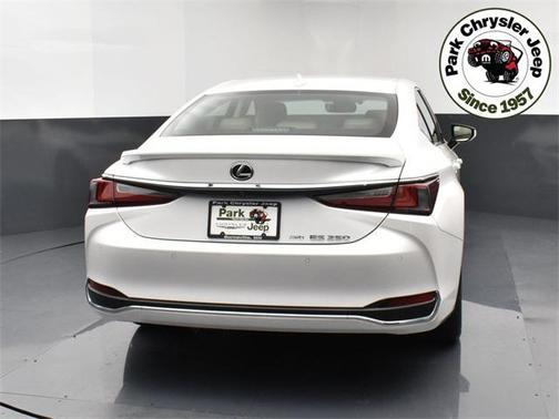 2021 Lexus ES 250 Base