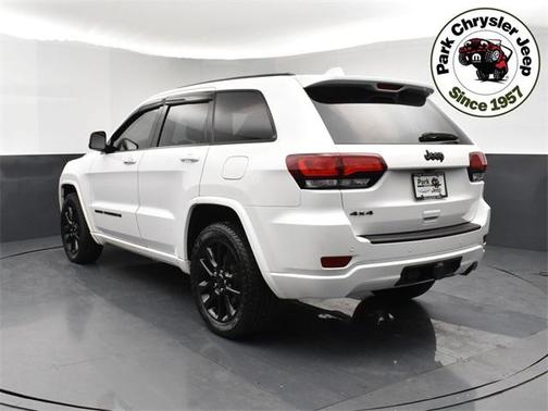 2022 Jeep Grand Cherokee Laredo