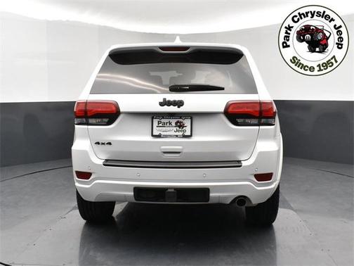 2022 Jeep Grand Cherokee Laredo