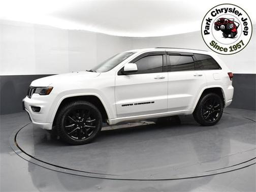 2022 Jeep Grand Cherokee Laredo