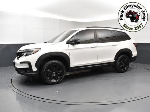 Platinum White Pearl 2022 Honda Pilot AWD TrailSport