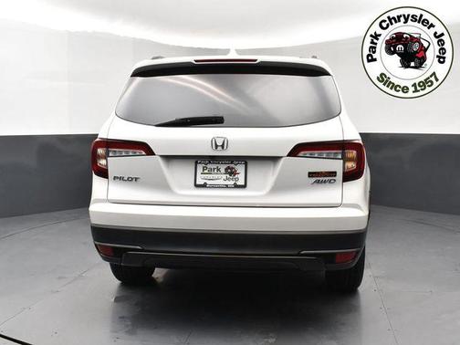 Platinum White Pearl 2022 Honda Pilot AWD TrailSport