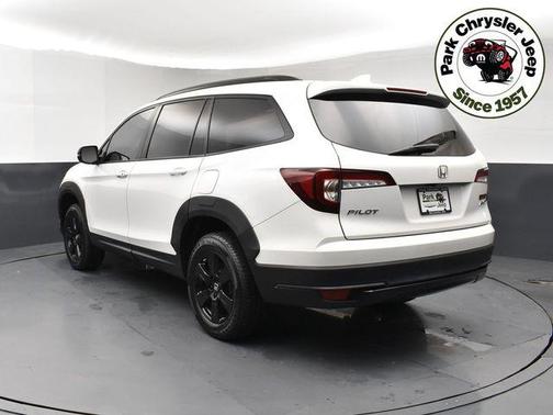 Platinum White Pearl 2022 Honda Pilot AWD TrailSport