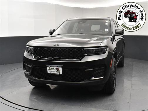 2022 Jeep Grand Cherokee Altitude