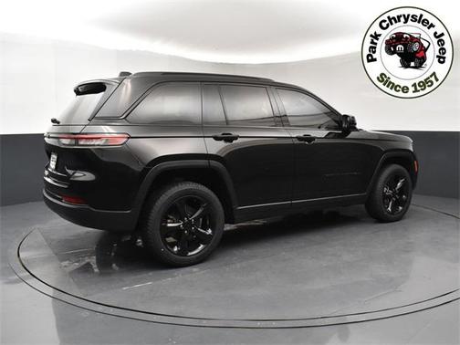 2022 Jeep Grand Cherokee Altitude