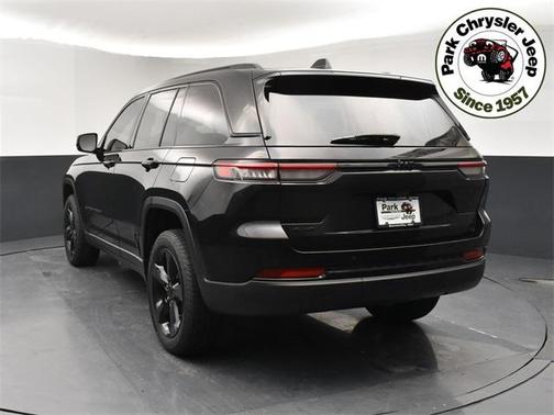 2022 Jeep Grand Cherokee Altitude