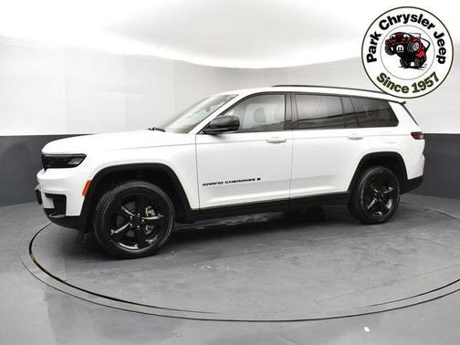 Bright White Clearcoat 2023 Jeep Grand Cherokee L Altitude