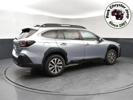 Ice Silver Metallic 2023 Subaru Outback Premium