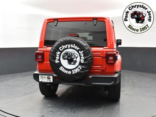 Firecracker Red Clearcoat 2024 Jeep Wrangler 4-Door Sahara 4x4
