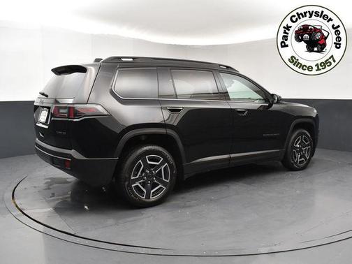Diamond Black Crystal Pearlcoat 2026 Jeep Cherokee Limited