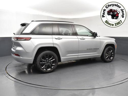 Silver Zynith 2026 Jeep Grand Cherokee Limited